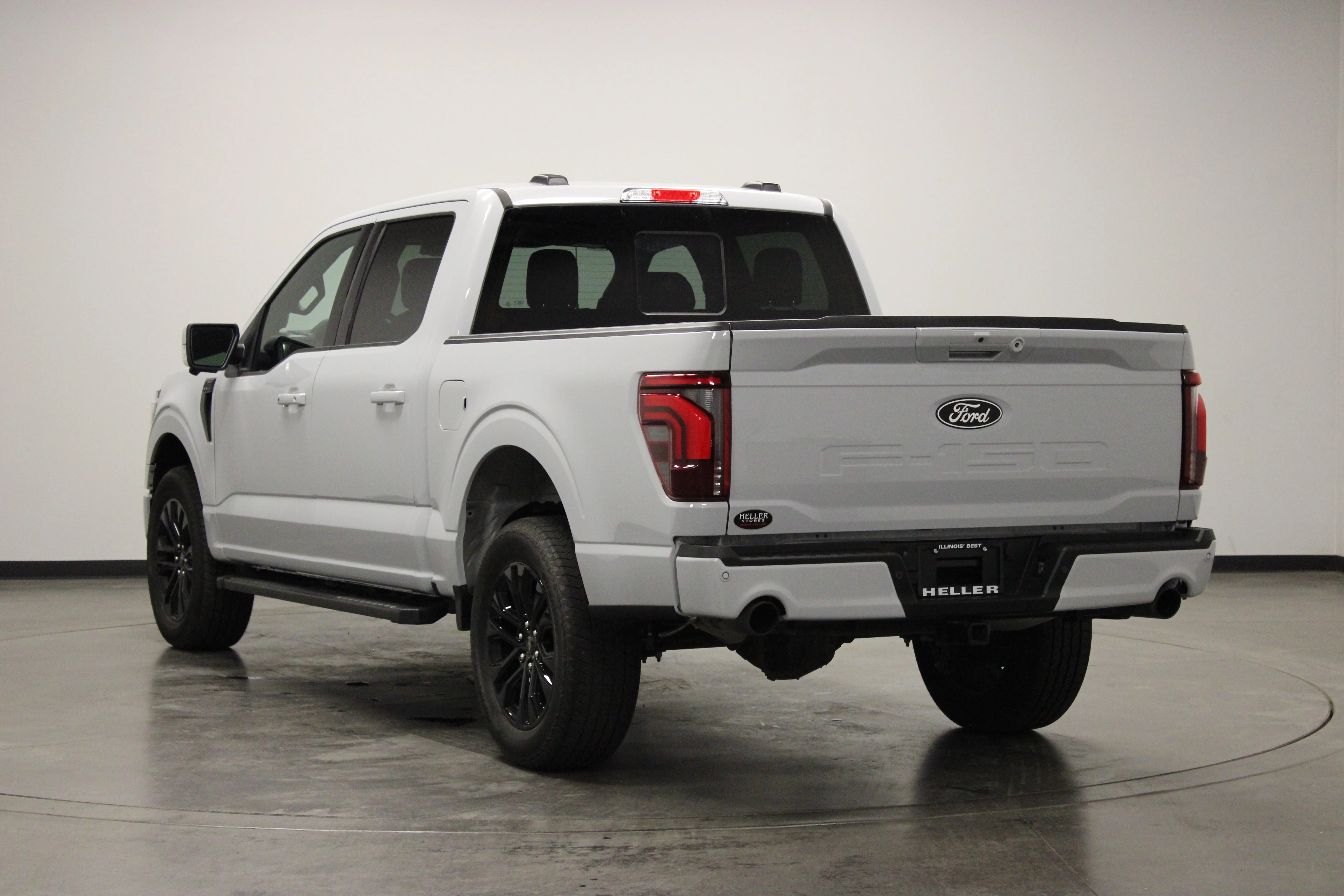 Used 2025 Space White Metallic Ford LARIAT image 6