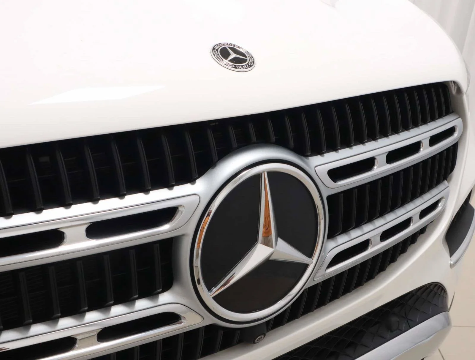 Used 2024 White Mercedes-Benz GLE 350 image 12