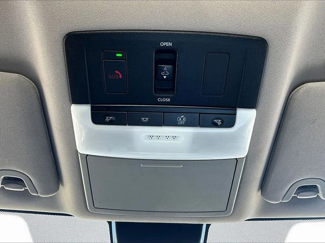 Used 2020 Black Nissan 2.5 SL image 17