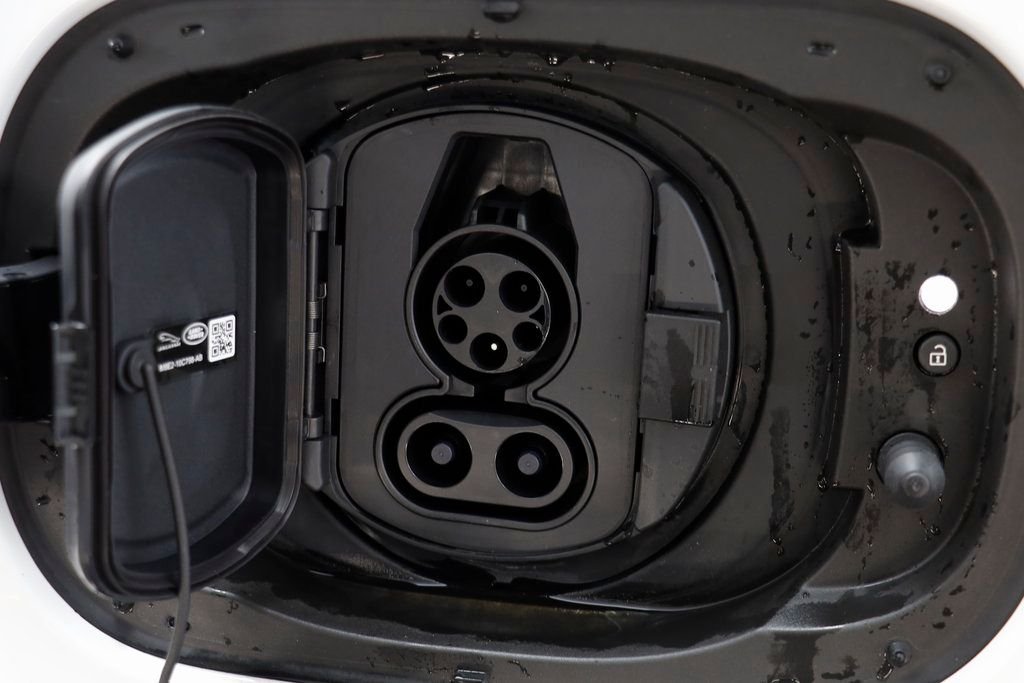 2025 Land Rover Range Rover SE - Photo 17