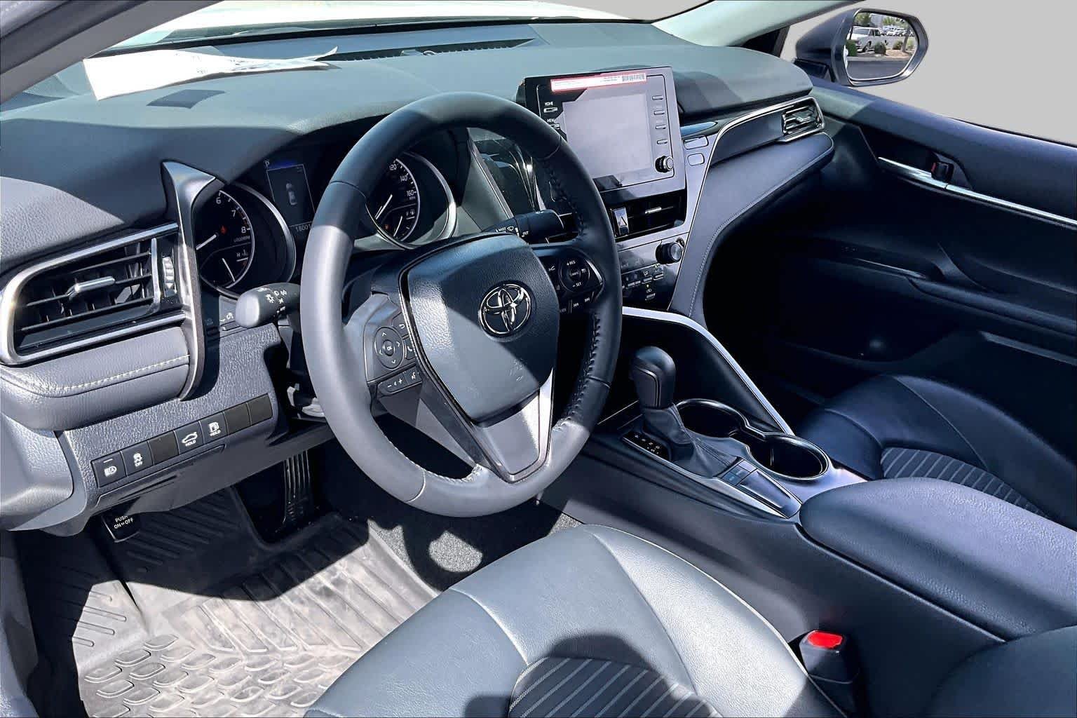 Used 2024 Ice Cap Toyota SE image 15