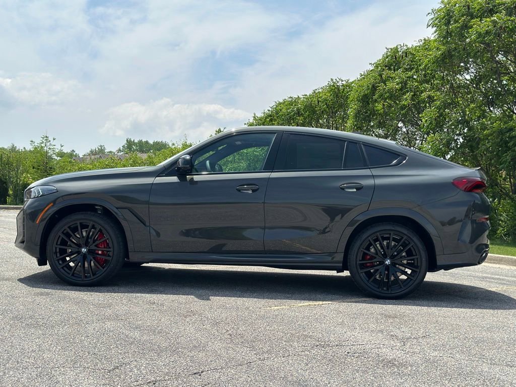 New 2027 Dravit Grey Metallic BMW M60i image 4
