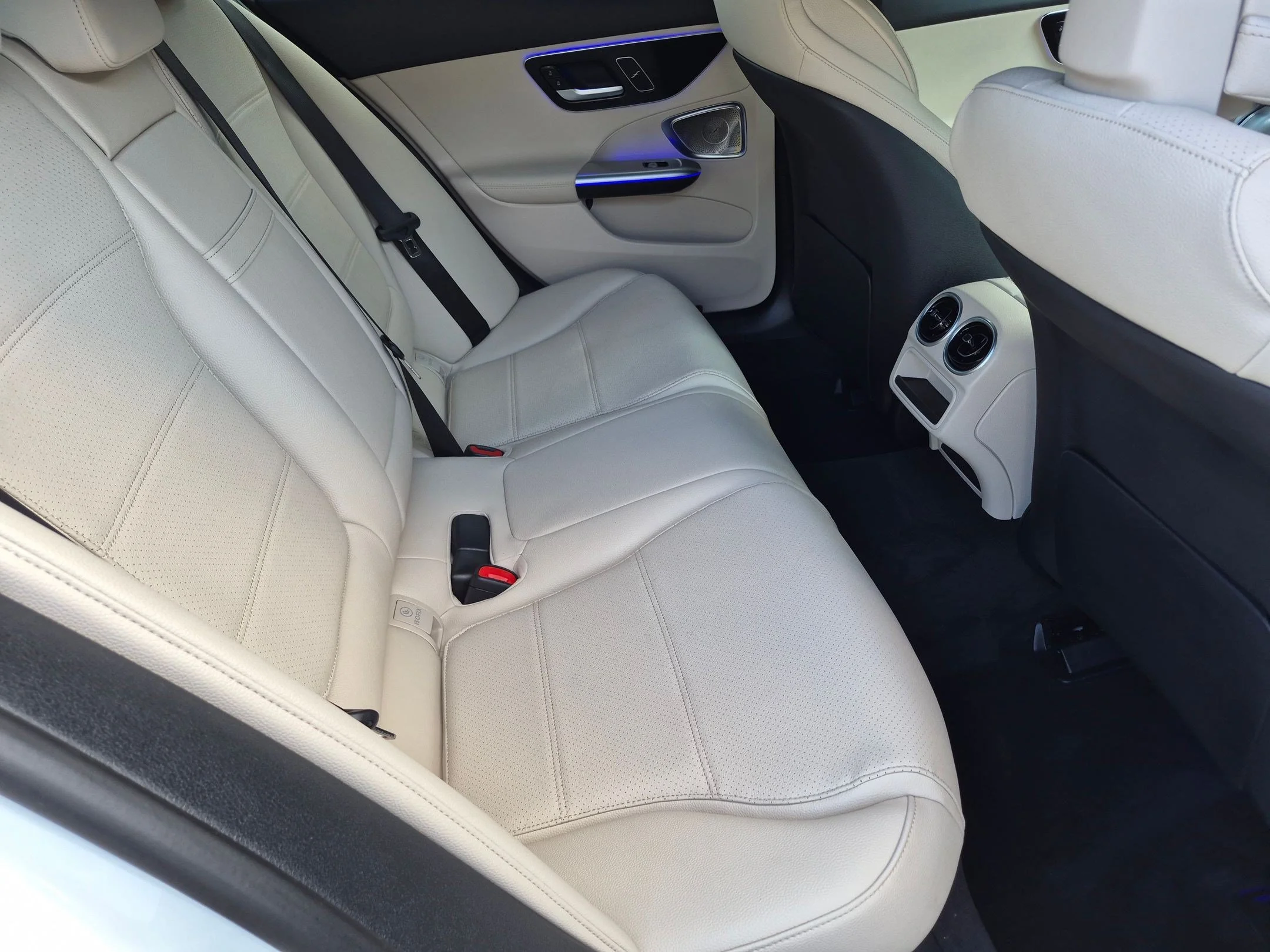Used 2025 White Mercedes-Benz C 300 image 26