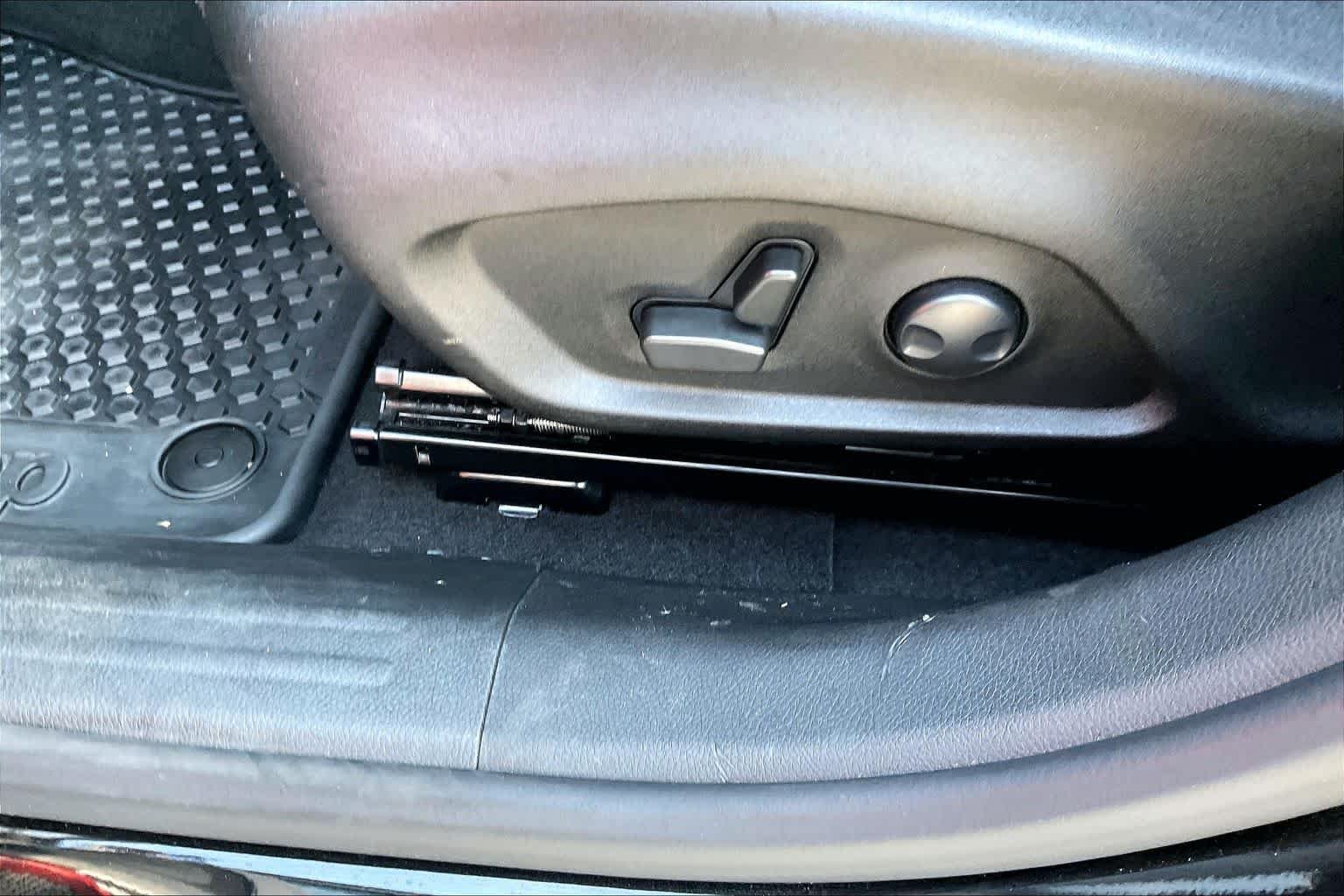 Certified Used 2022 BLACK CLEAR COAT Jeep Trailhawk image 31
