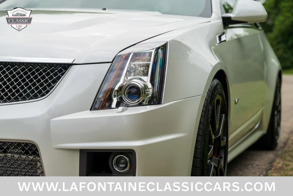 Used 2015 White Cadillac Base image 22