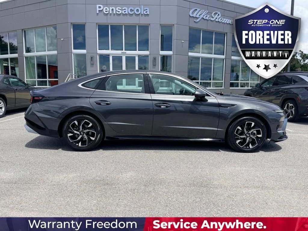 Used 2025 Gray Hyundai SEL image 7