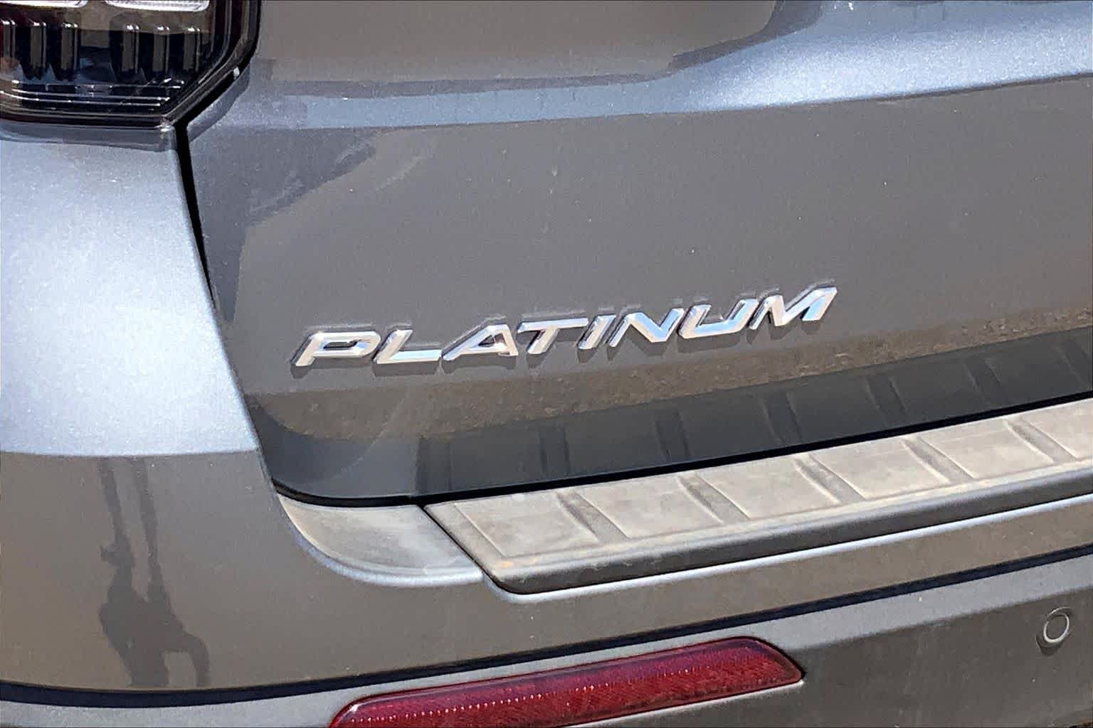New 2026 Carbonized Gray Metallic Ford Platinum™ image 15