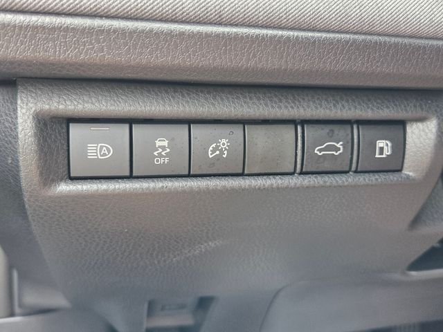 Used 2025  Toyota LE image 31