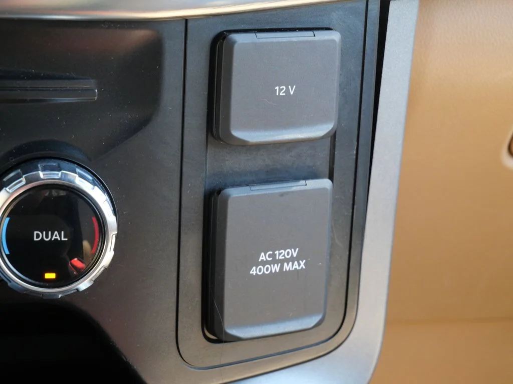 Used 2022 White Ford Lariat image 26