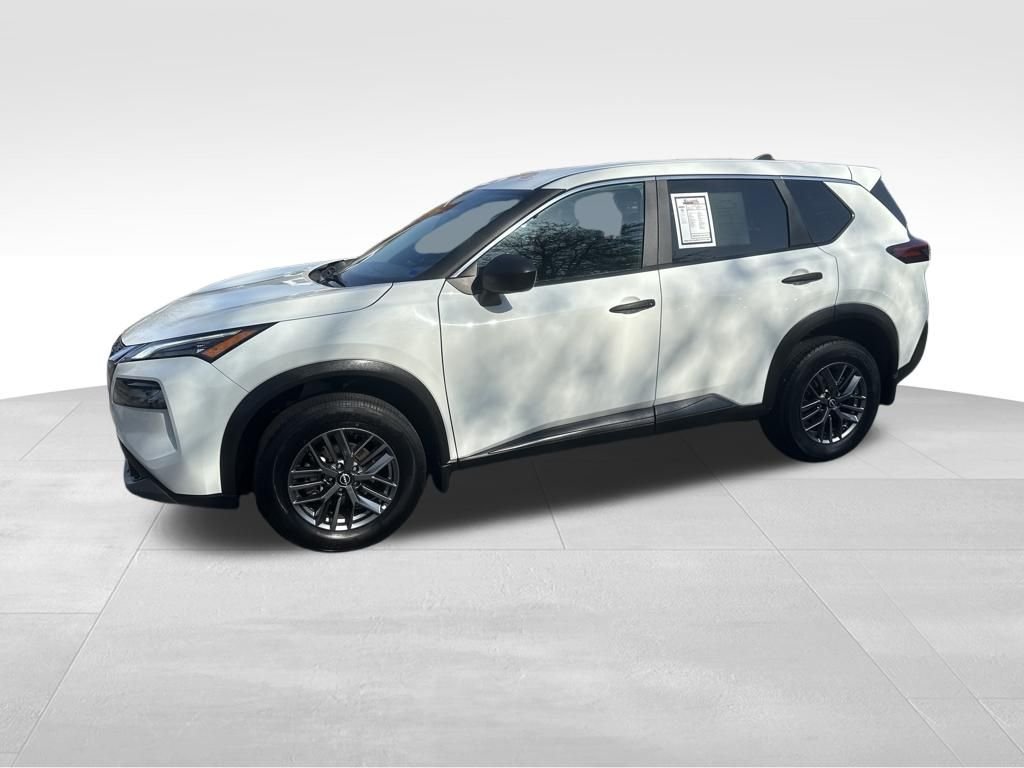 Used 2023 White Nissan S image 4