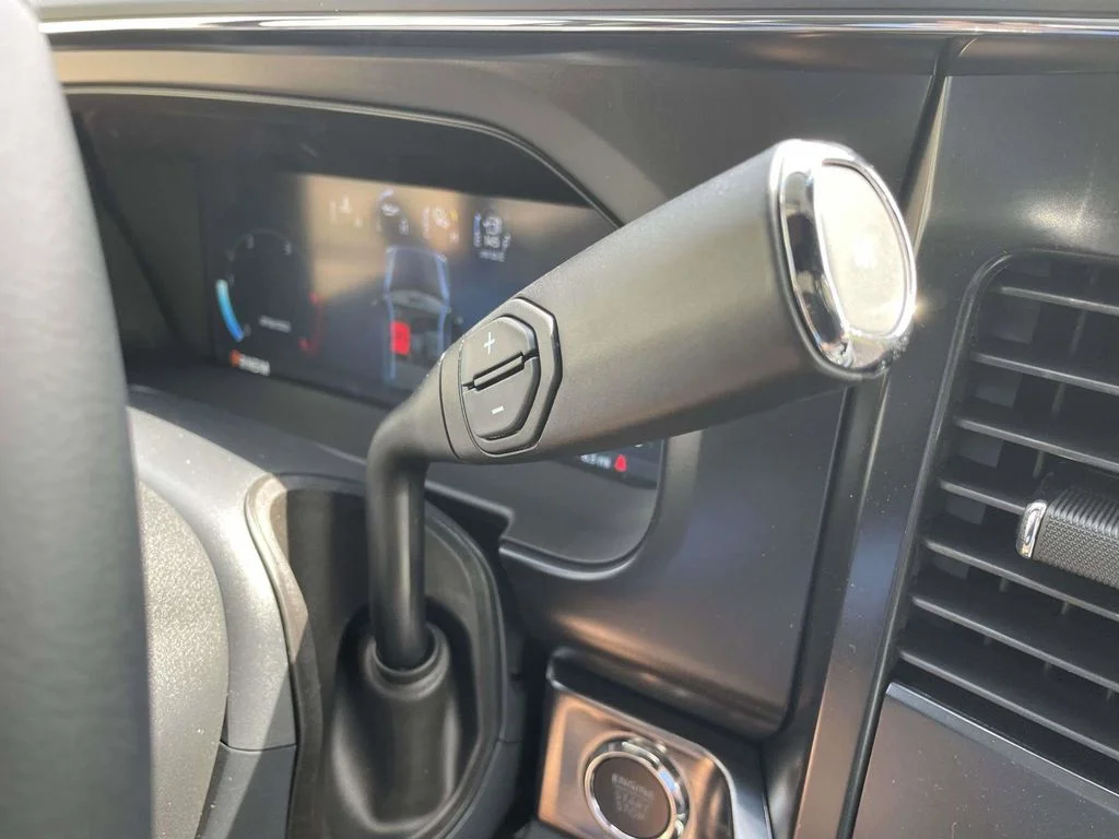 New 2026 Oxford White Ford F-350® Lariat® image 17