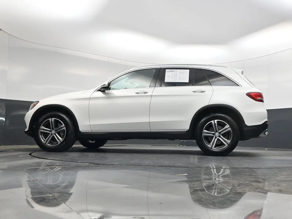 Used 2016  Mercedes-Benz GLC 300 image 41