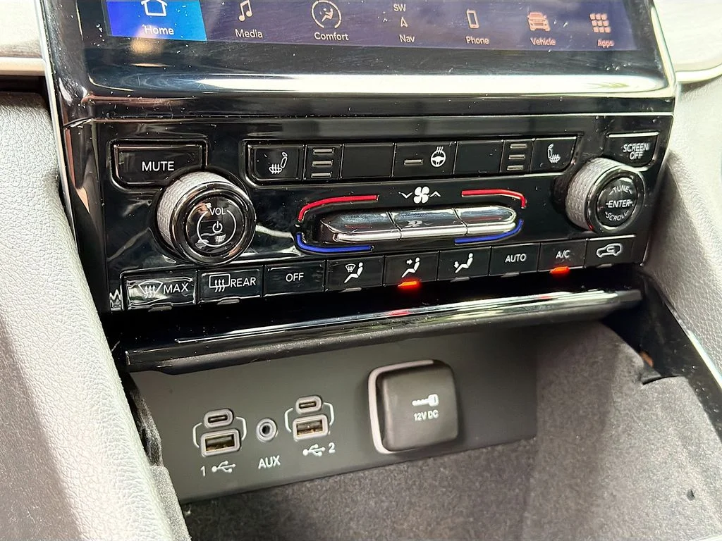 Used 2022 Gray Metallic Jeep Limited image 20
