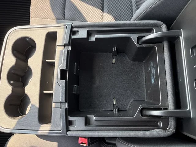 Used 2019 DEEP OCEAN BLUE METALLIC Chevrolet LT image 31