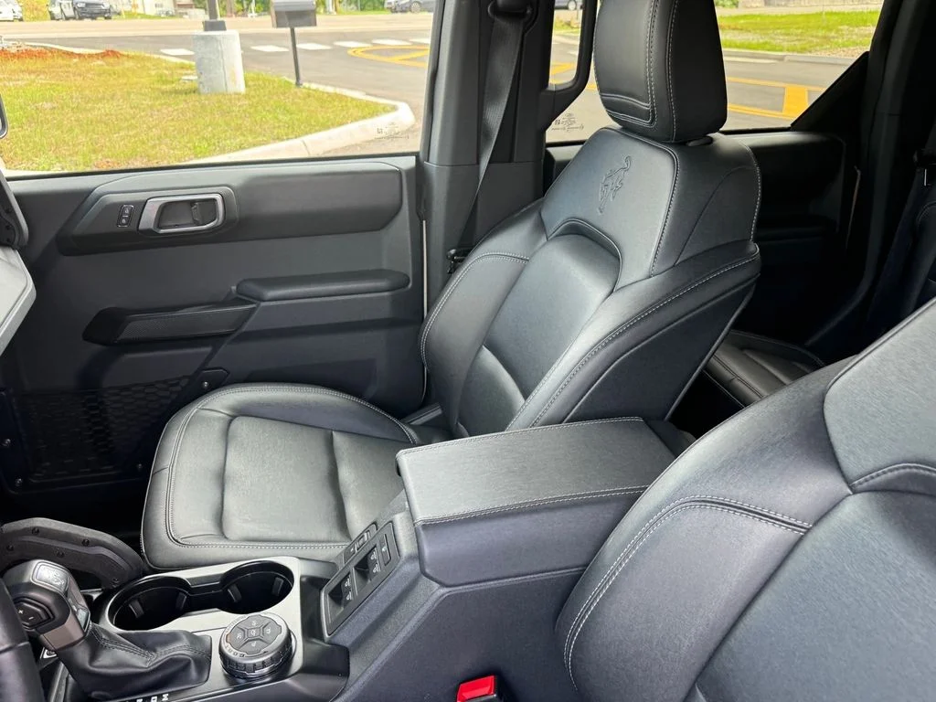 Used 2025 Beige Ford Badlands image 10