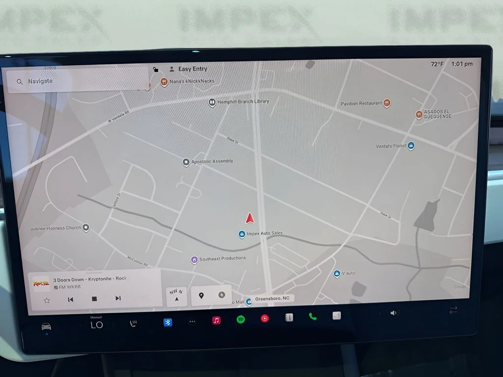 Used 2022  Tesla Base image 21