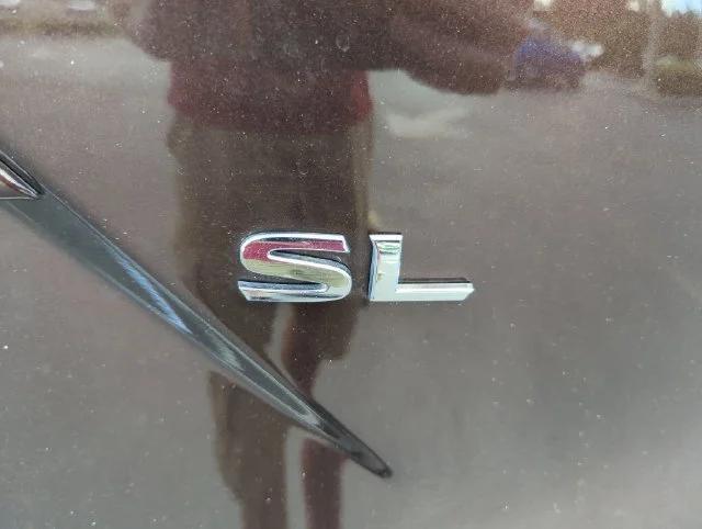 Used 2019 Brown Nissan SL image 22