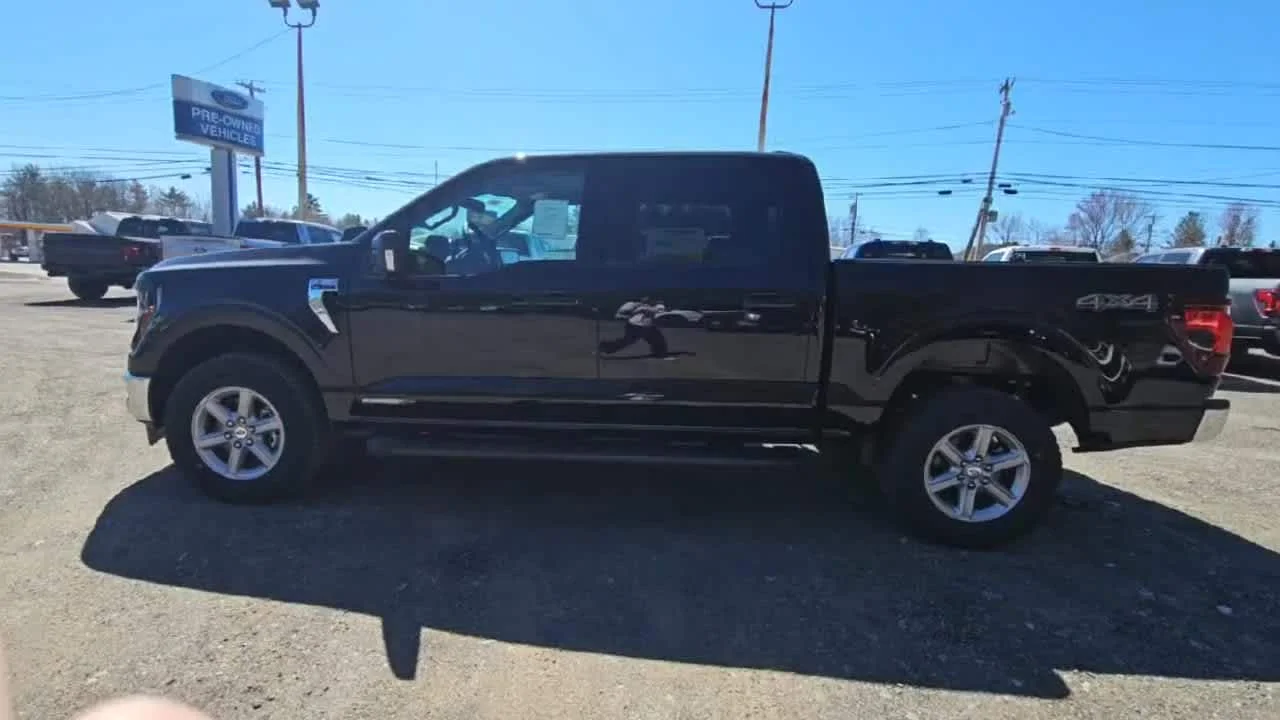 New 2026 Agate Black Metallic Ford XLT image 5