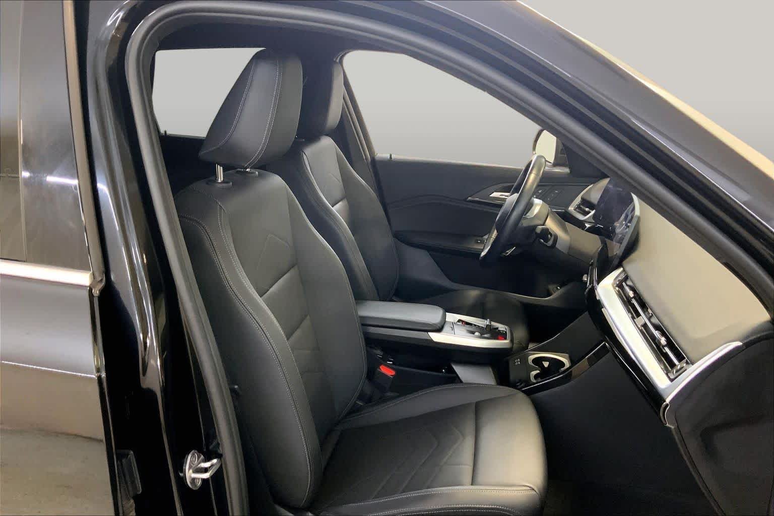 Used 2023 Black Sapphire Metallic BMW xDrive28i image 8