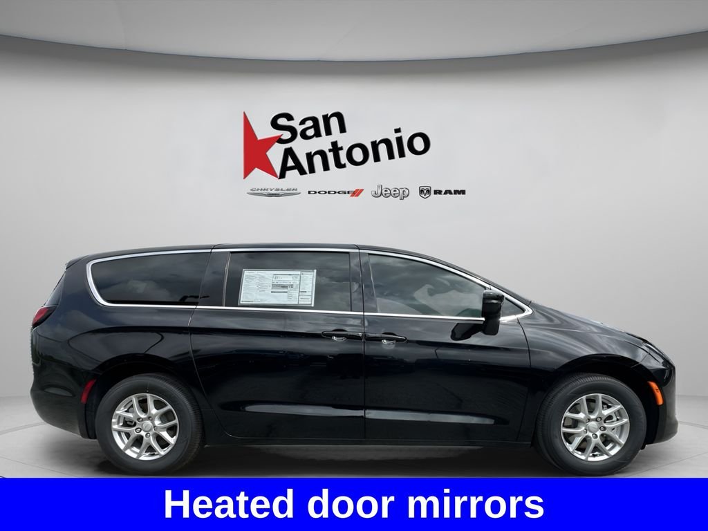 New 2027 Diamond Black Crystal Pearl-Coat Exterior Paint Chrysler Select image 16
