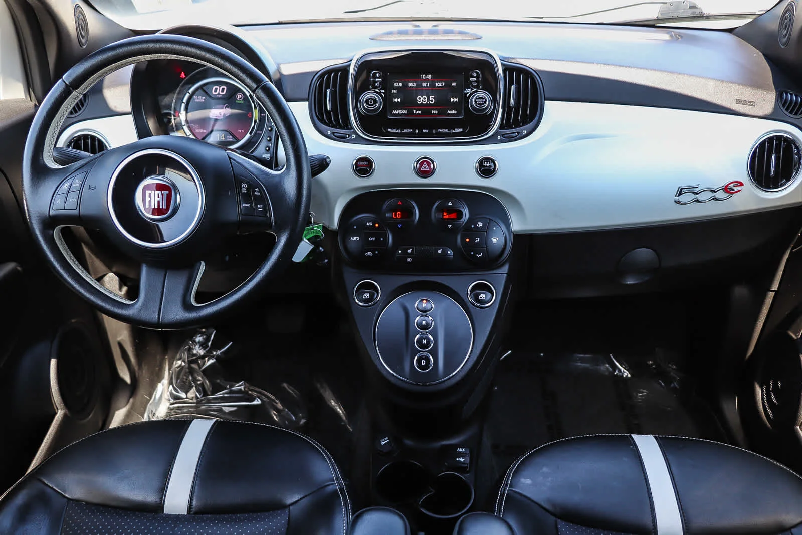 Used 2016 Bianco Perla (Pearl White Tri-Coat) FIAT  image 13