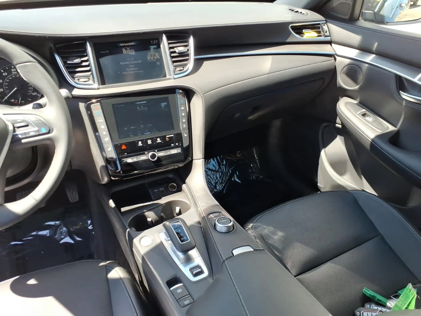Certified Used 2024 Graphite Shadow INFINITI LUXE image 15