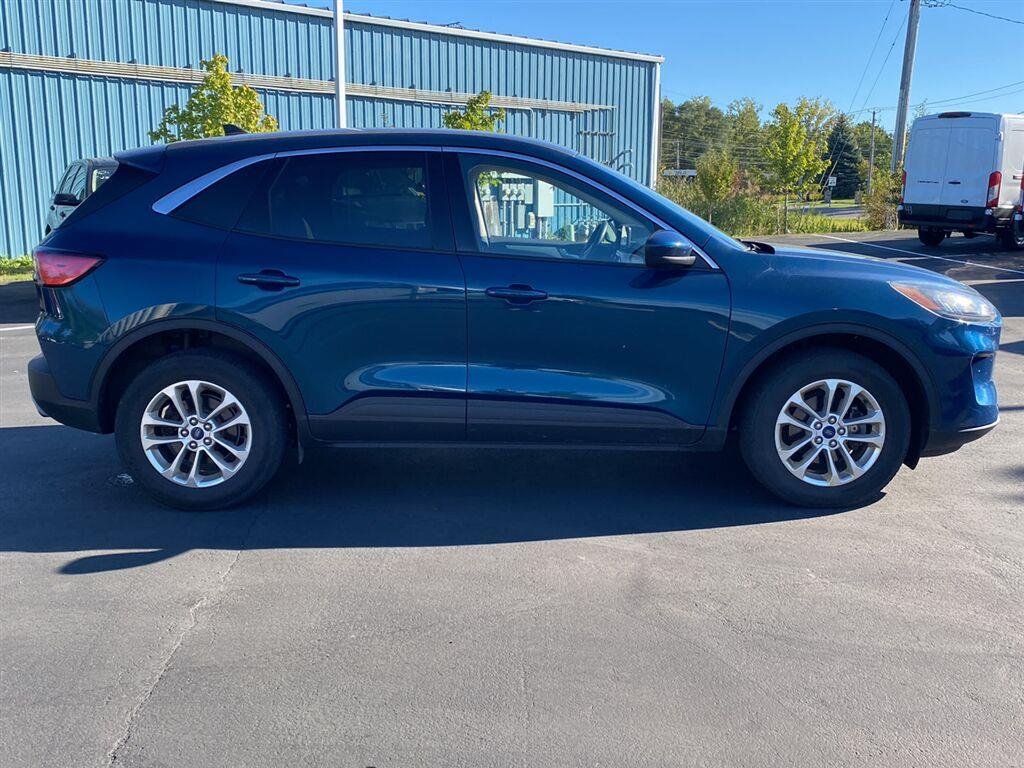 Used 2020 Dark Persian Green Ford SE image 11