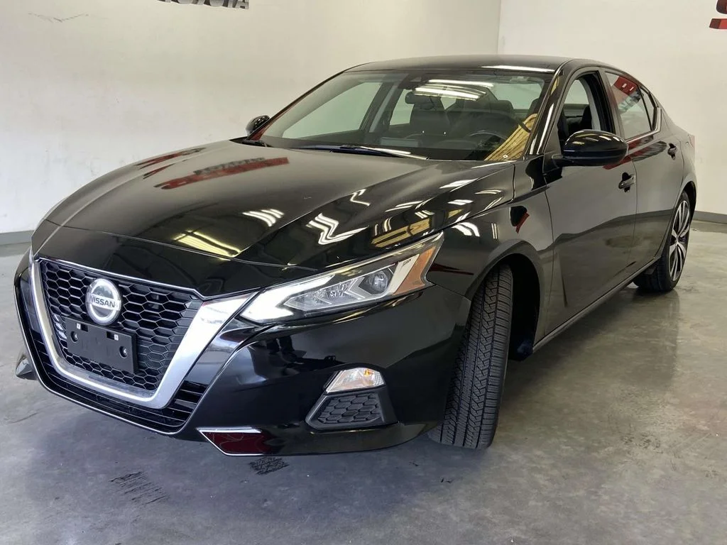 Used 2021 Black Nissan 2.5 SR image 7