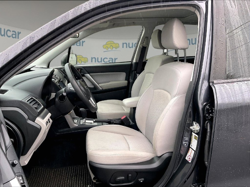 Used 2018 Gray Subaru 2.5i Premium image 10
