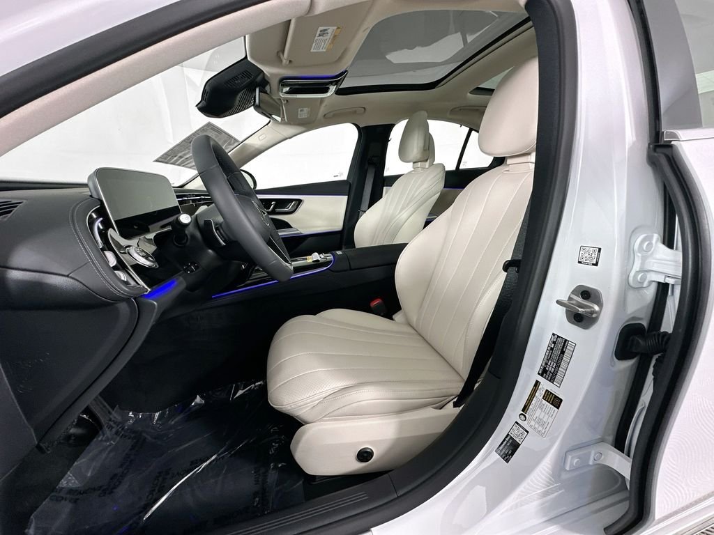 New 2026 MANUFAKTUR Moonlight White Metallic Mercedes-Benz E 350 image 21