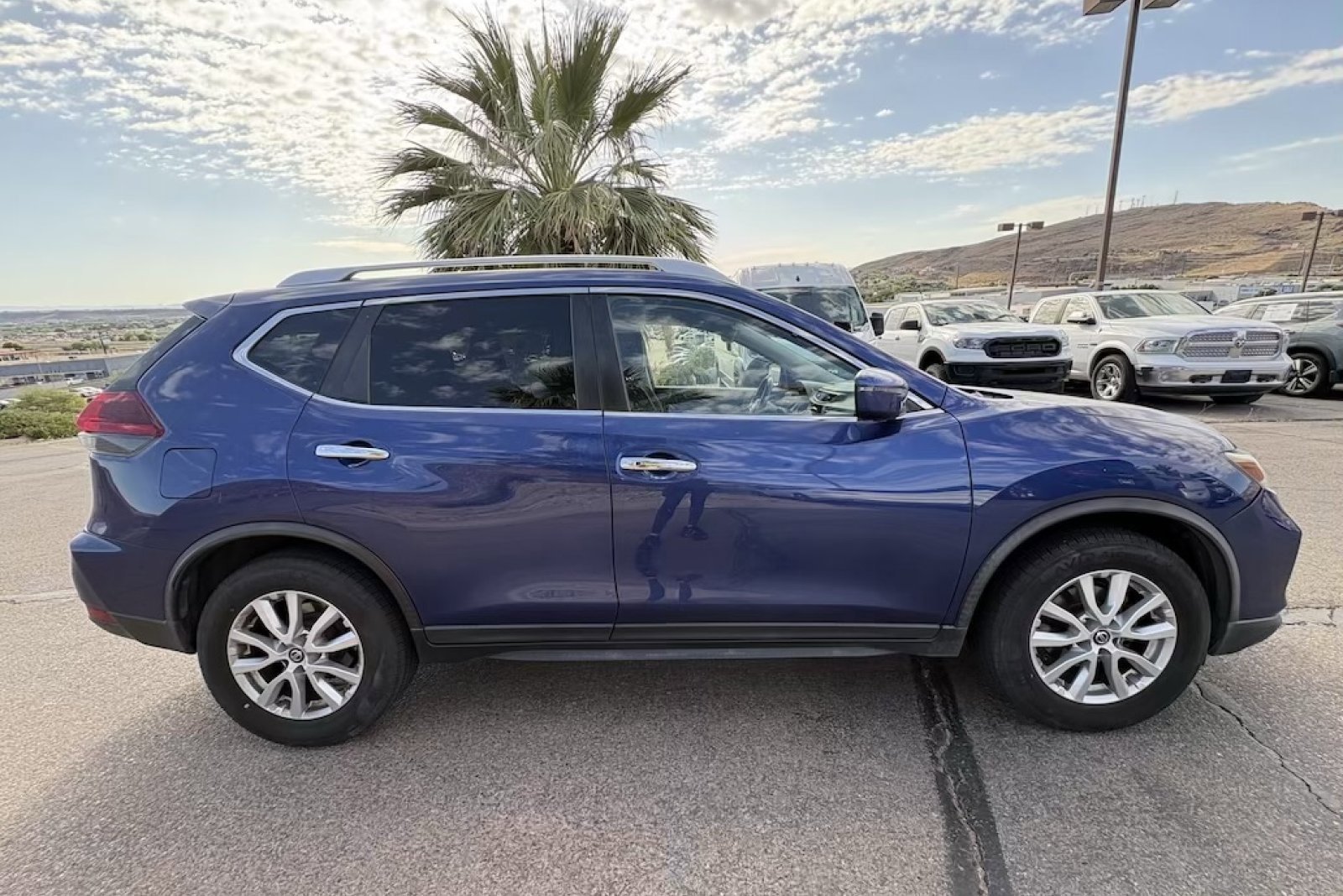 Used 2019 Caspian Blue Metallic Nissan SV image 7