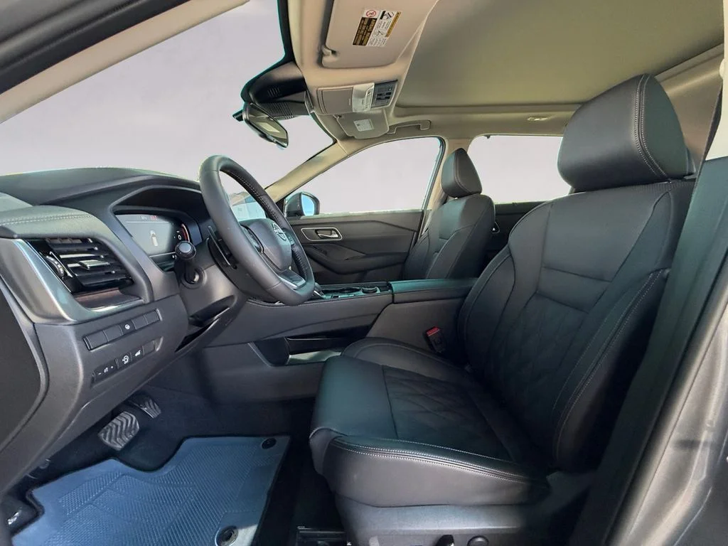New 2026 Gray Nissan Platinum image 10