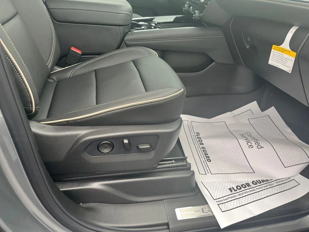 2026 Chevrolet Suburban Premier - Photo 35