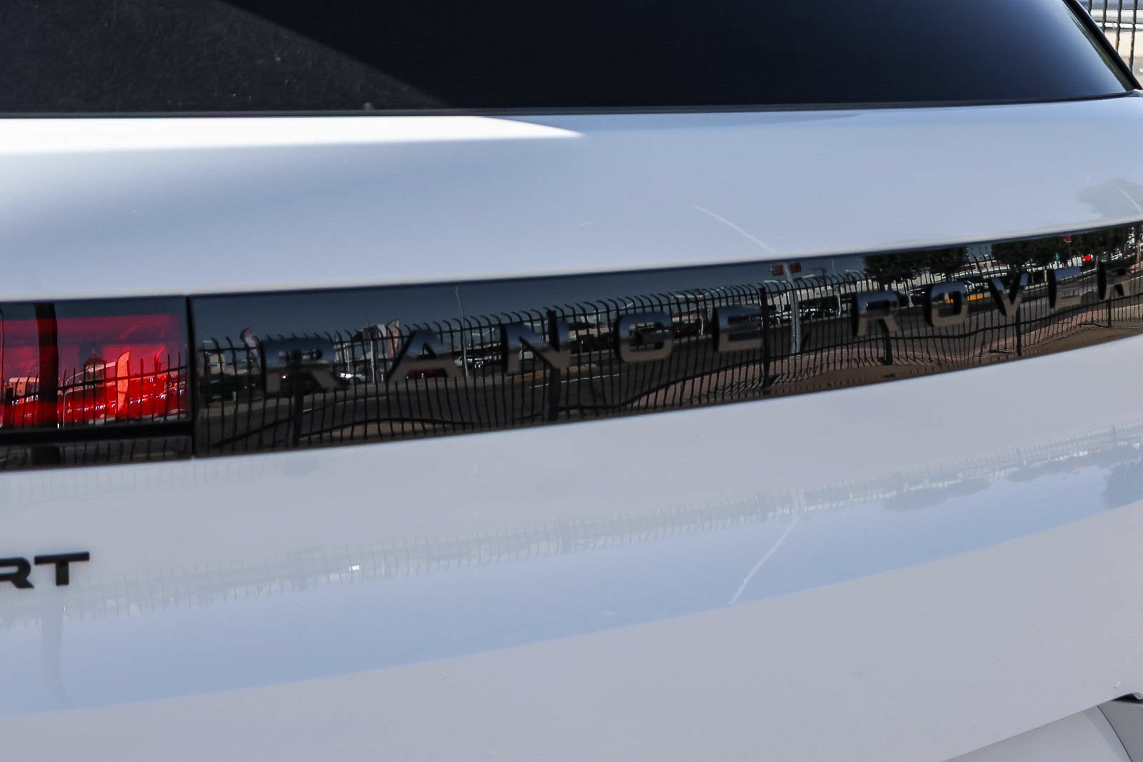 New 2026 Fuji White Land Rover Dynamic SE image 12