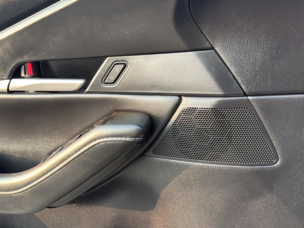 Used 2024 White Mazda 2.5 S Select Sport image 25