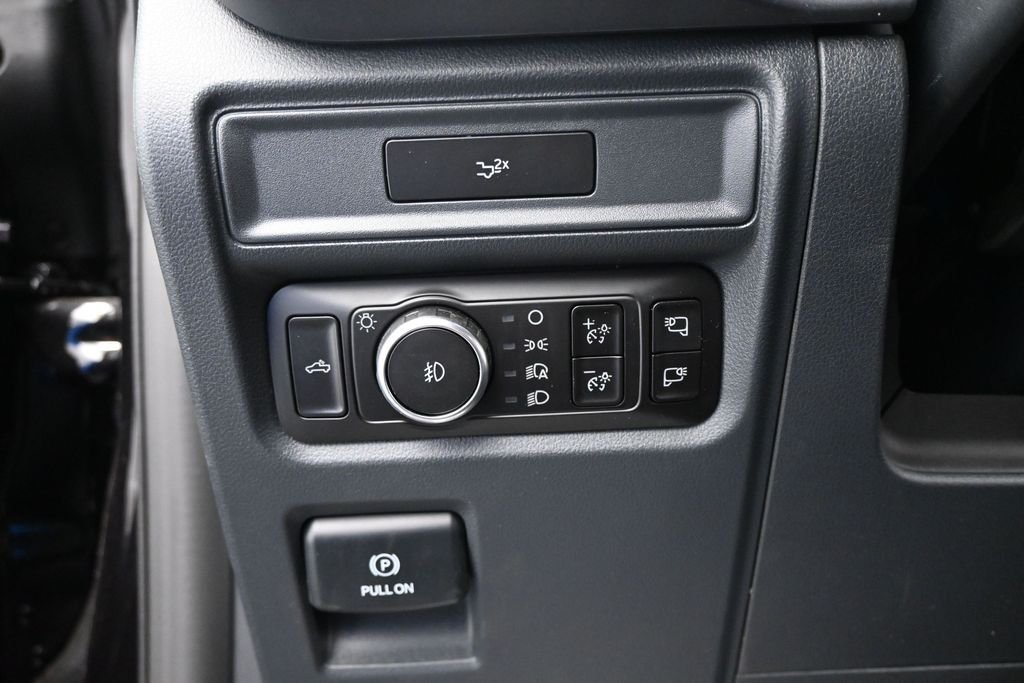 New 2026 Agate Black Metallic Ford XLT image 12