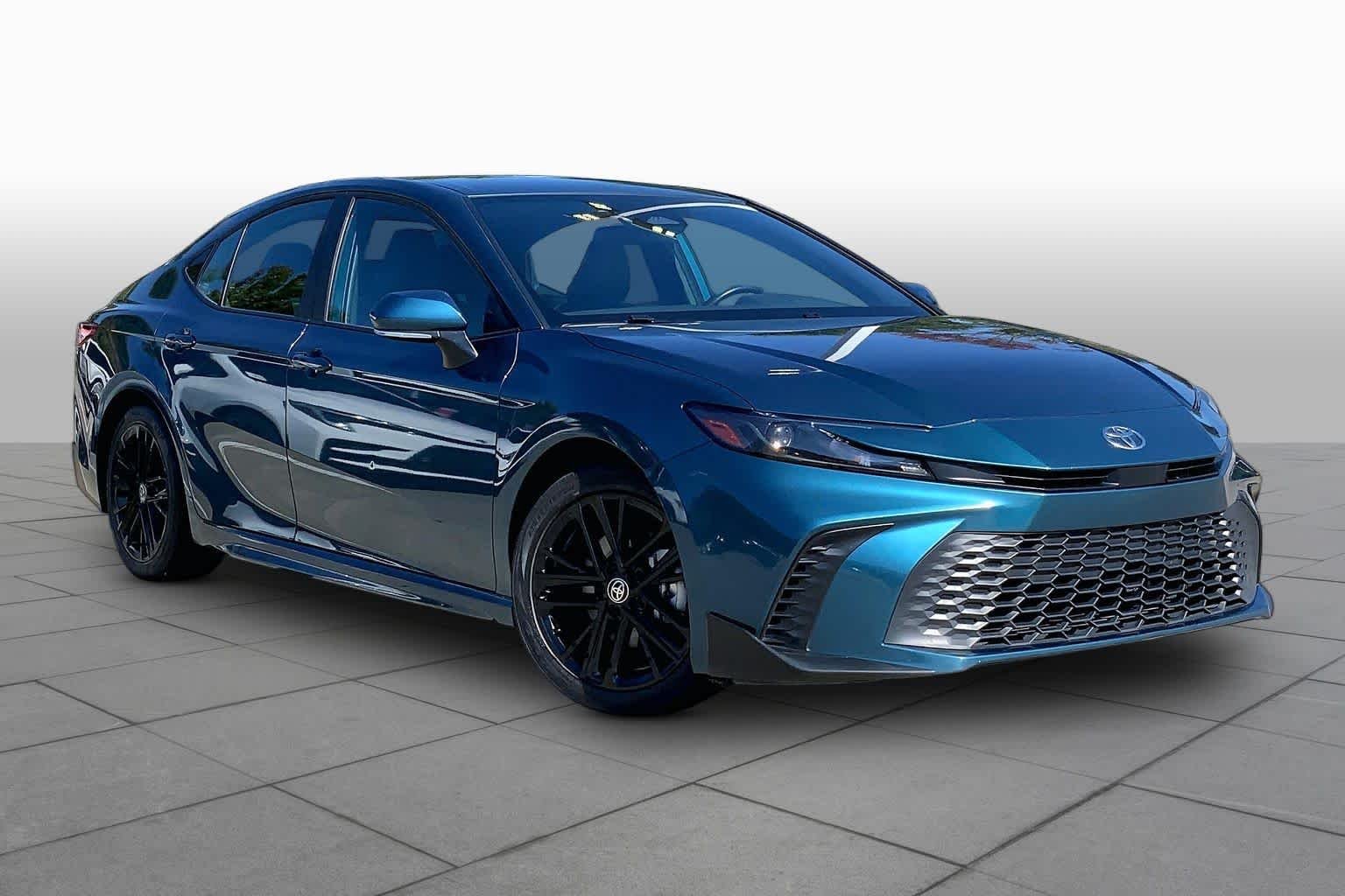 Used 2025 Ocean Gem Toyota SE image 3