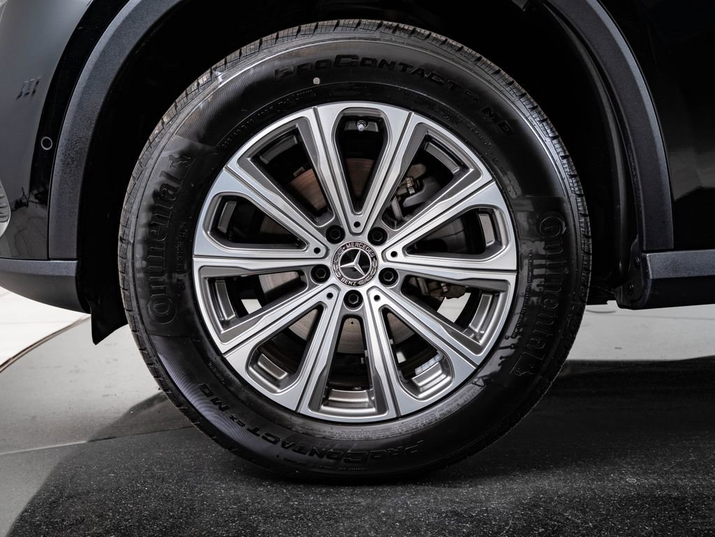 Certified Used 2025 Black Mercedes-Benz GLC 300 image 13