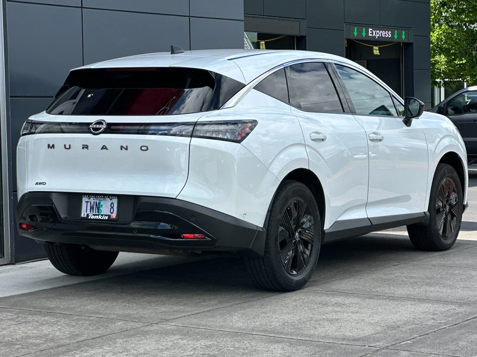 Used 2025 Everest White Pearl Tricoat Nissan SV image 3