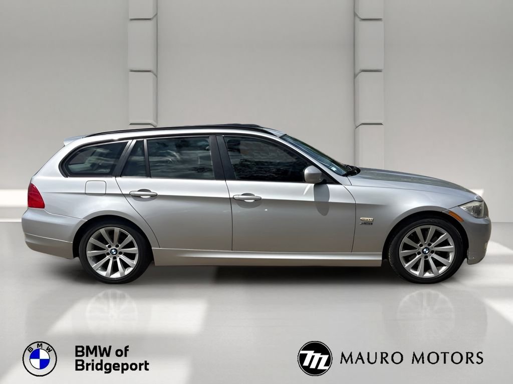 Used 2011 BMW 3 Series 328i with VIN WBAUU3C54BA542906 for sale in Bridgeport, CT