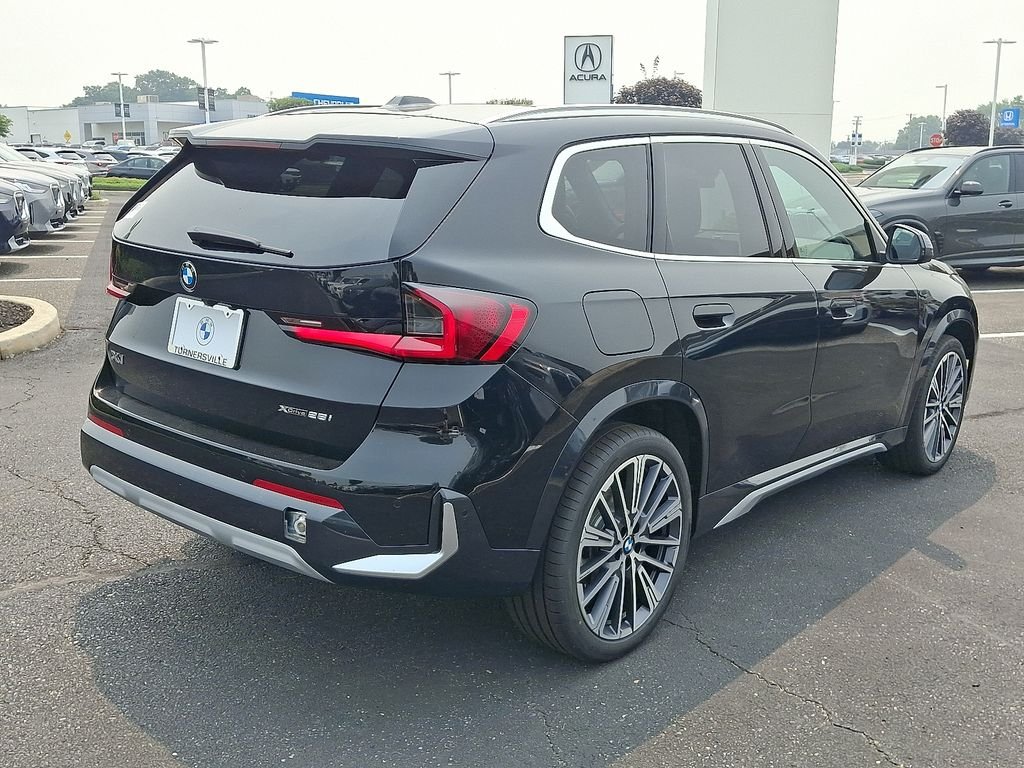 New 2026 Black Sapphire Metallic BMW xDrive28i image 4