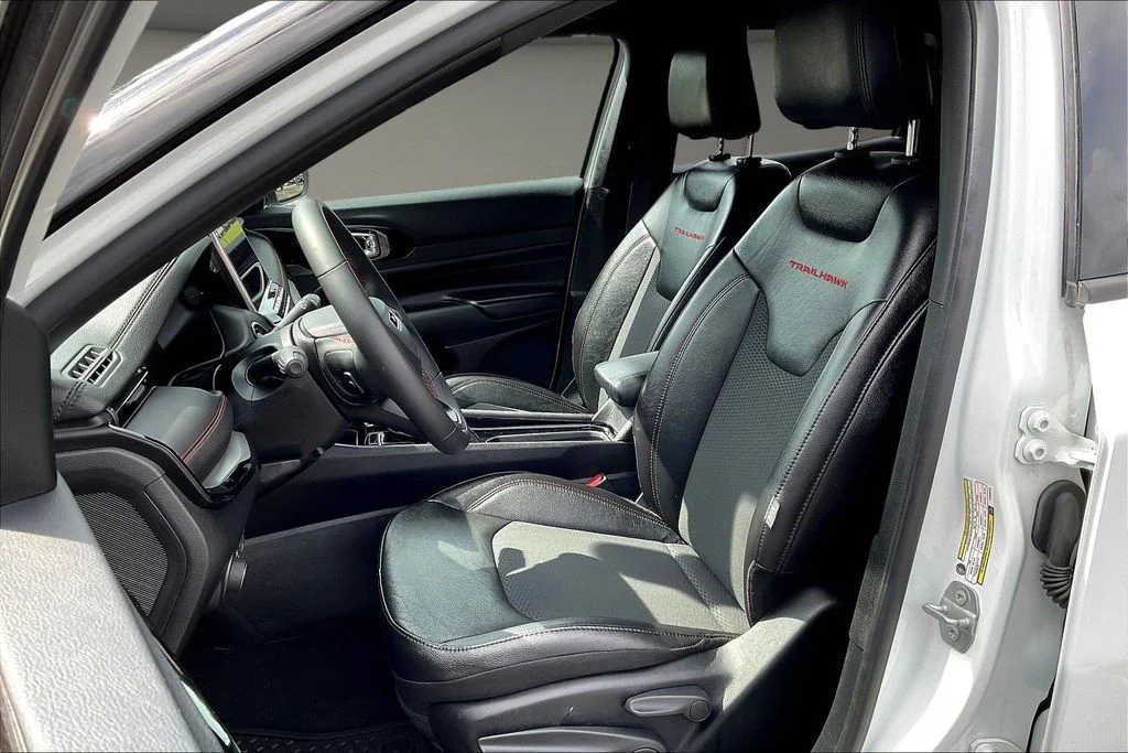 Used 2025 White Jeep Trailhawk image 24