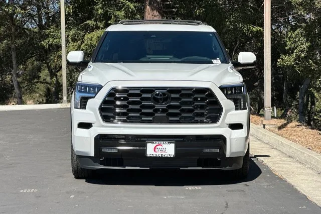 New 2026 Wind Chill Pearl <sup>1</sup> Toyota  Platinum image 9
