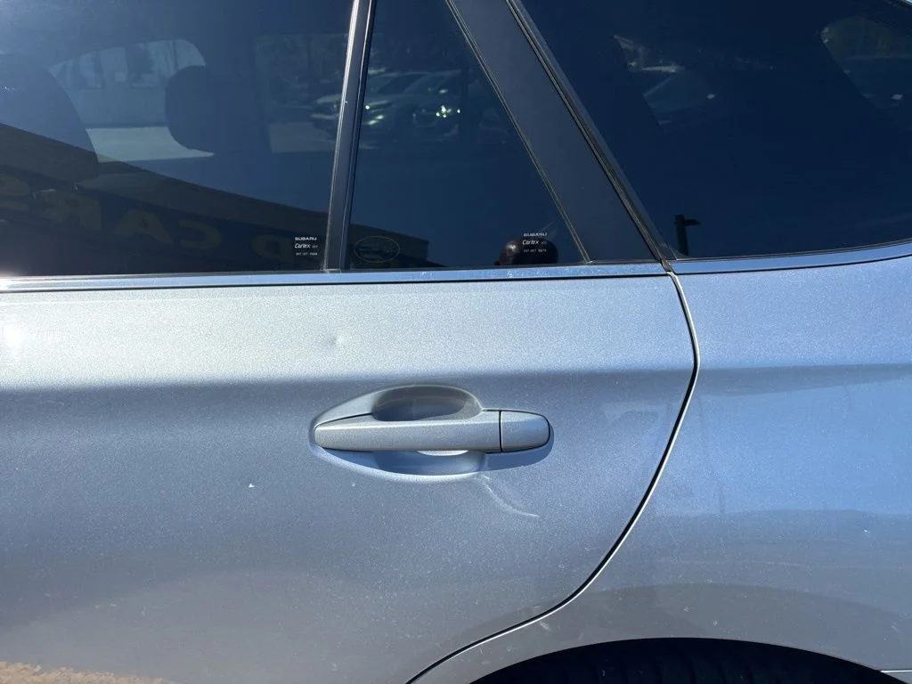 Used 2016 Ice Silver Metallic Subaru 2.5i Premium image 3