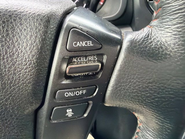 Used 2024 White Nissan PRO-4X image 32