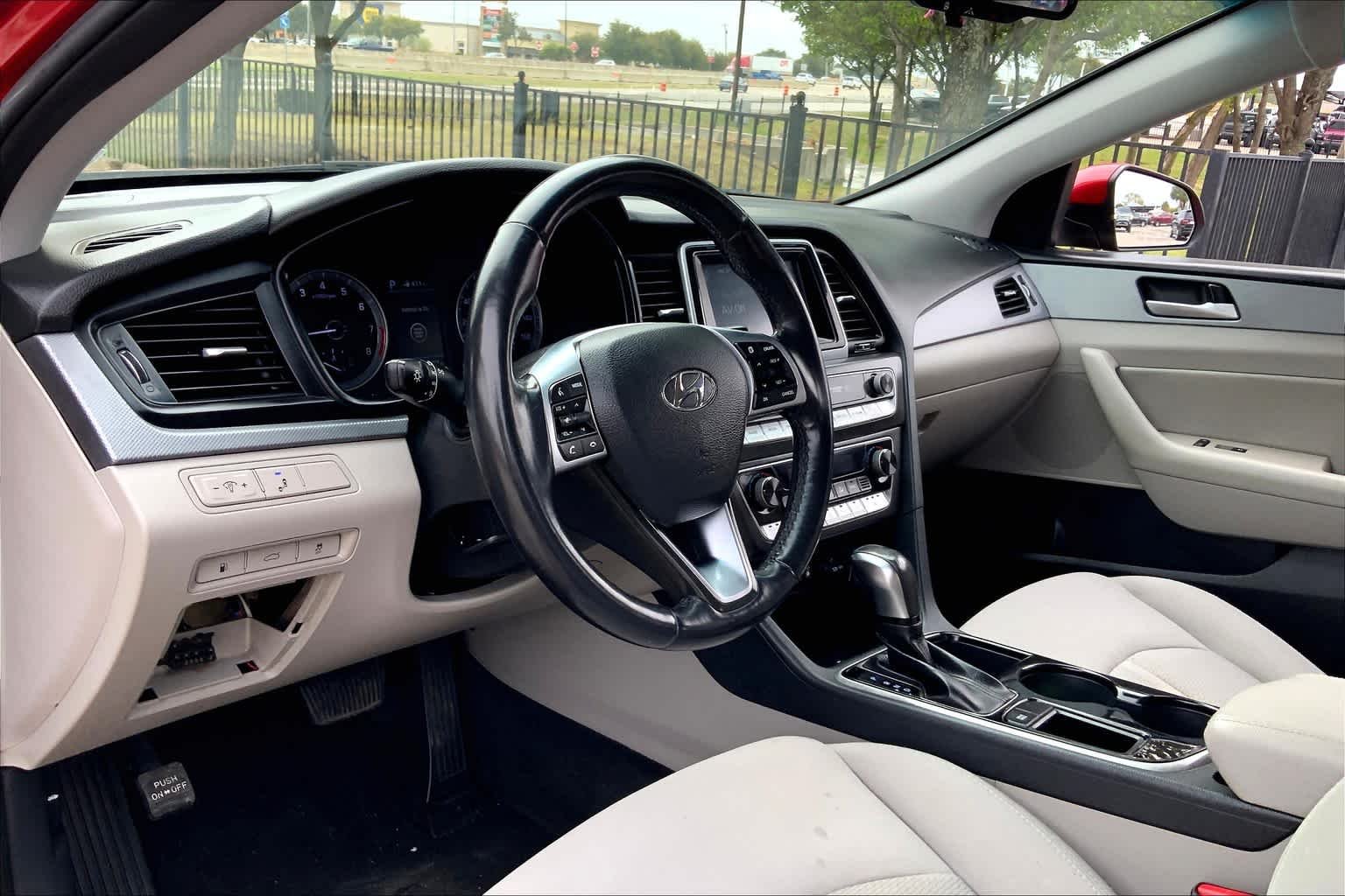 Used 2019 Scarlet Red Hyundai SEL image 15