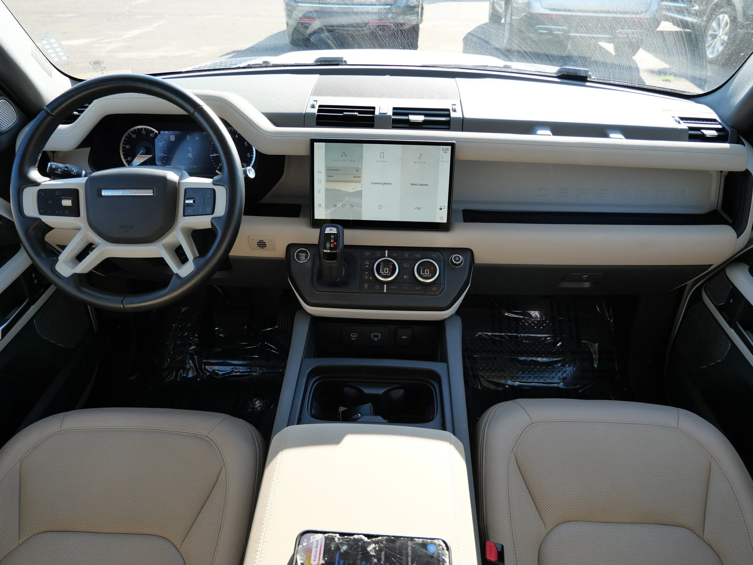 Used 2023 Fuji White Land Rover SE image 10