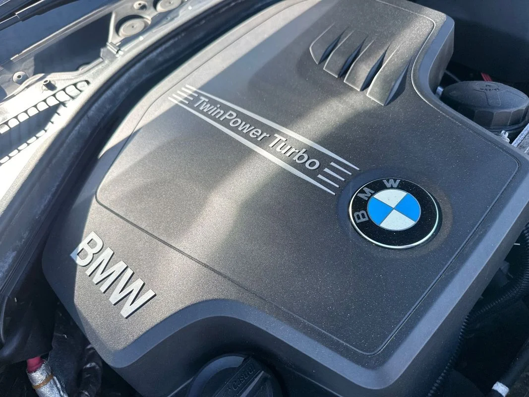 Used 2014  BMW xDrive image 10