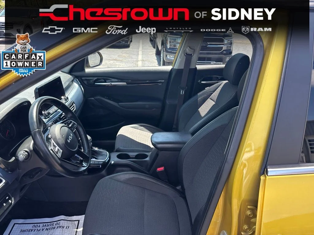 Used 2022 Yellow Kia Nightfall image 22