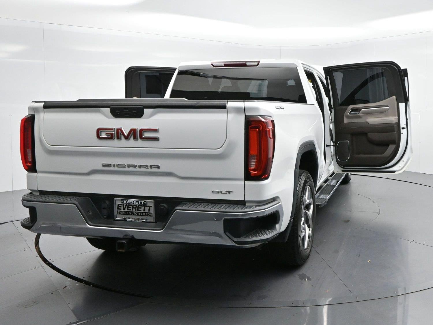 Used 2022 Summit White GMC SLT image 42